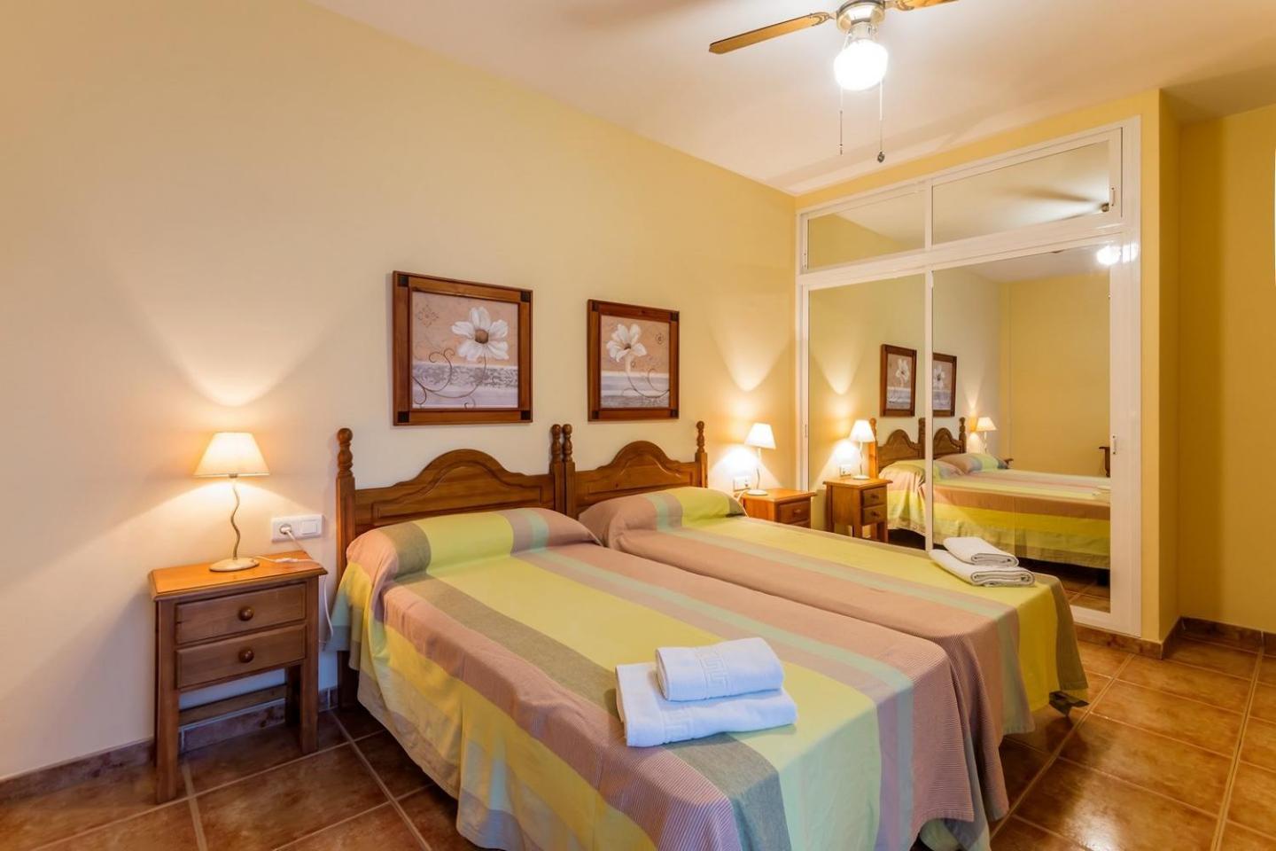 Apartamentos La Casa Del Barrio Маро Экстерьер фото